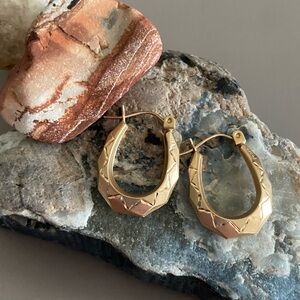 14k Gold Vintage geometric etched Huggies hoop earrings